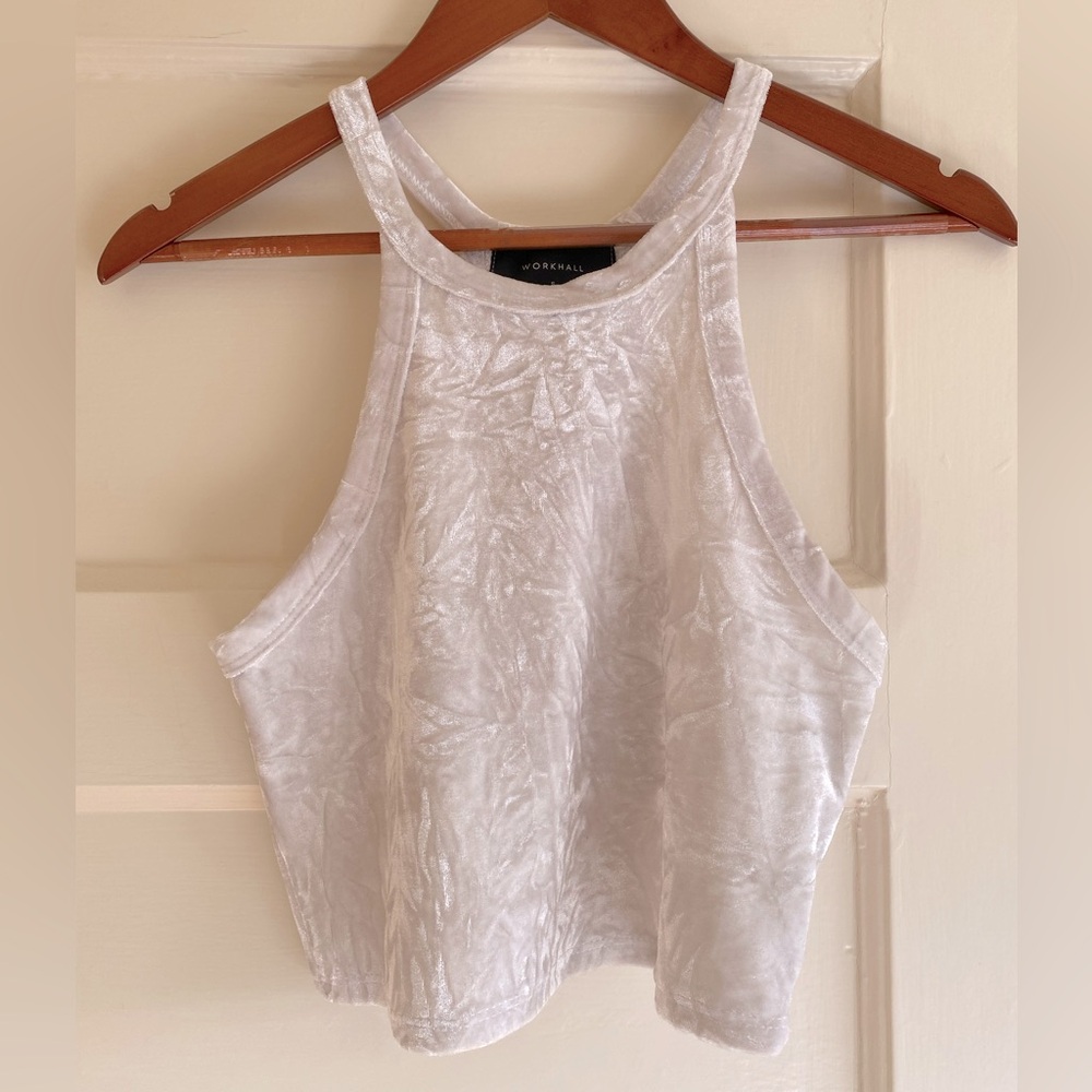 Workhall crushed velvet cropped tank, white/cream color, size S